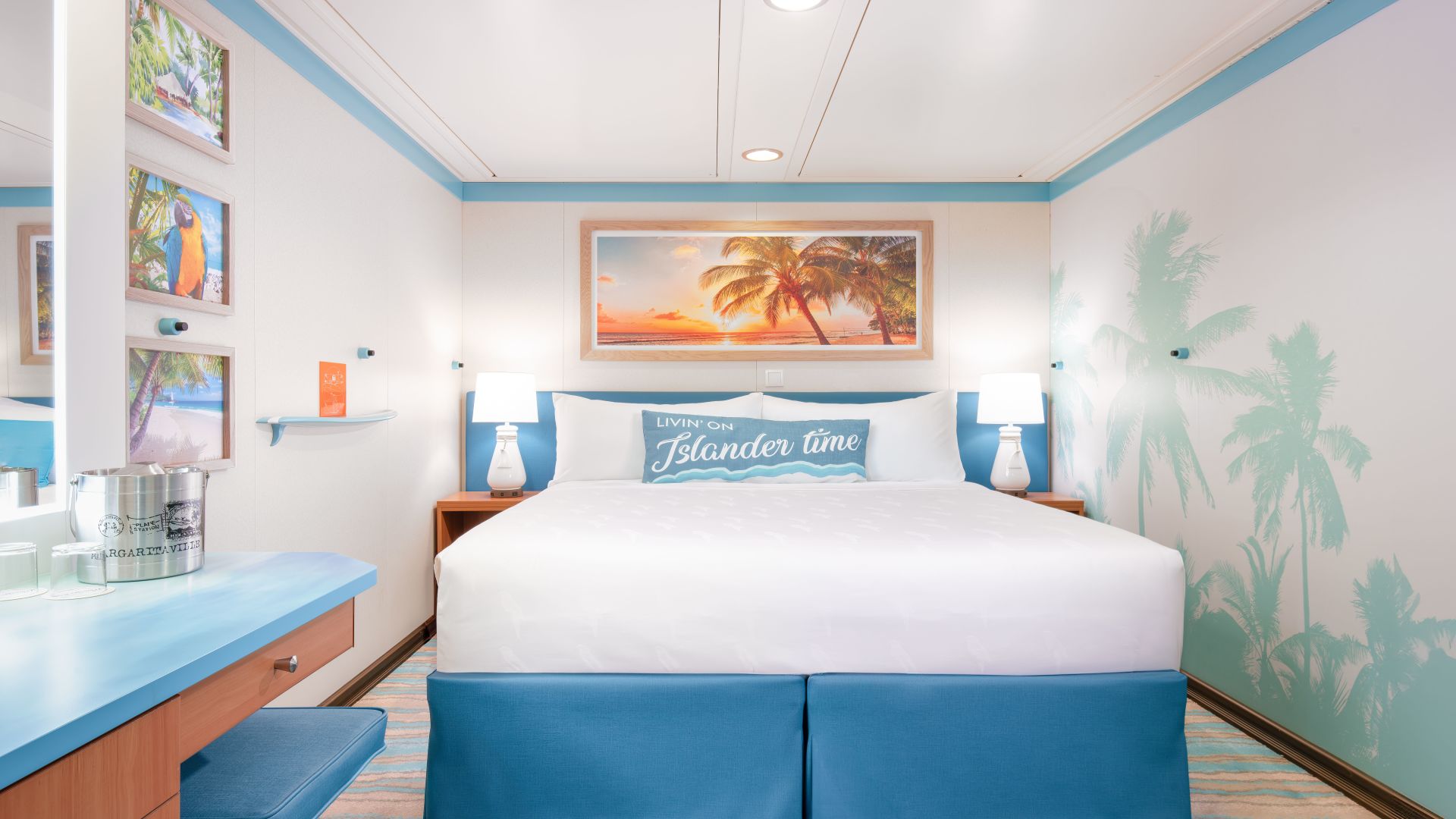 Cabina interior acogedora a bordo del Margaritaville at Sea Islander